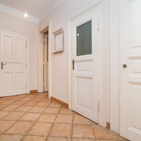 Large And Modern Apartment In The Heart Of Praha Eksteriør bilde