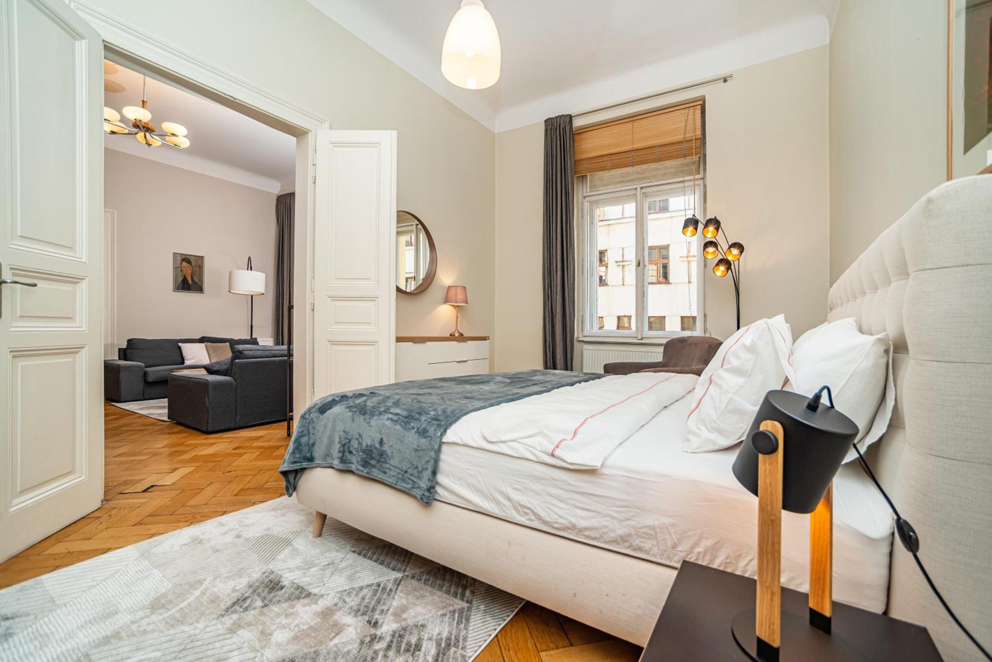 Large And Modern Apartment In The Heart Of Praha Eksteriør bilde