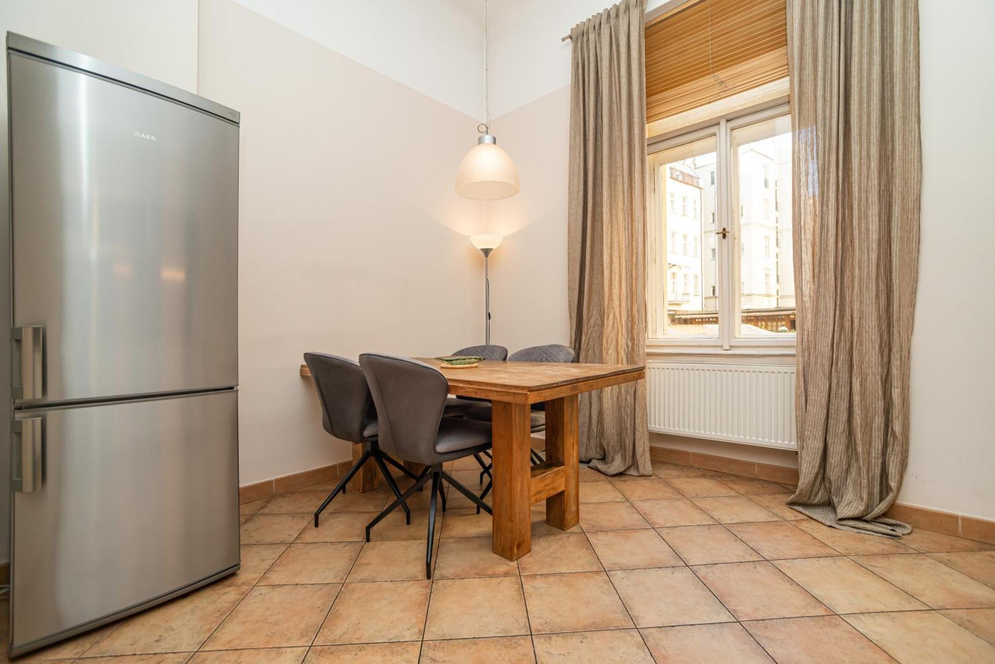 Large And Modern Apartment In The Heart Of Praha Eksteriør bilde