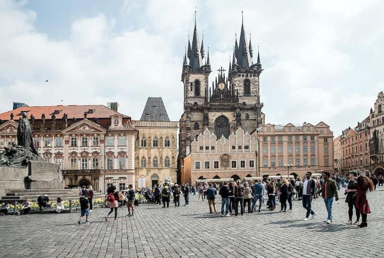 Large And Modern Apartment In The Heart Of Praha Eksteriør bilde