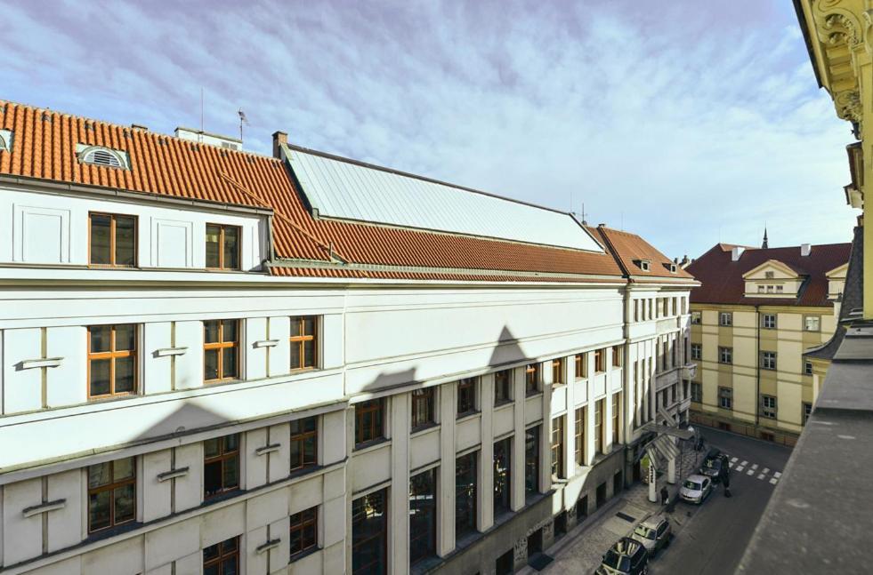 Large And Modern Apartment In The Heart Of Praha Eksteriør bilde