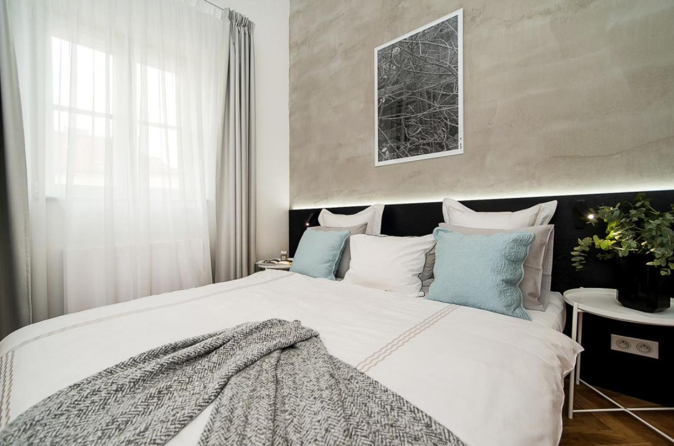 Large And Modern Apartment In The Heart Of Praha Eksteriør bilde