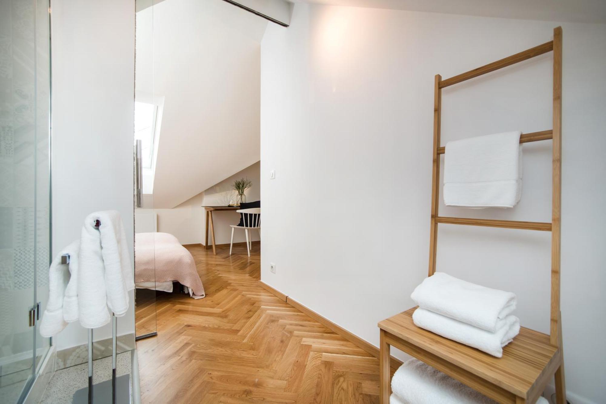 Large And Modern Apartment In The Heart Of Praha Eksteriør bilde