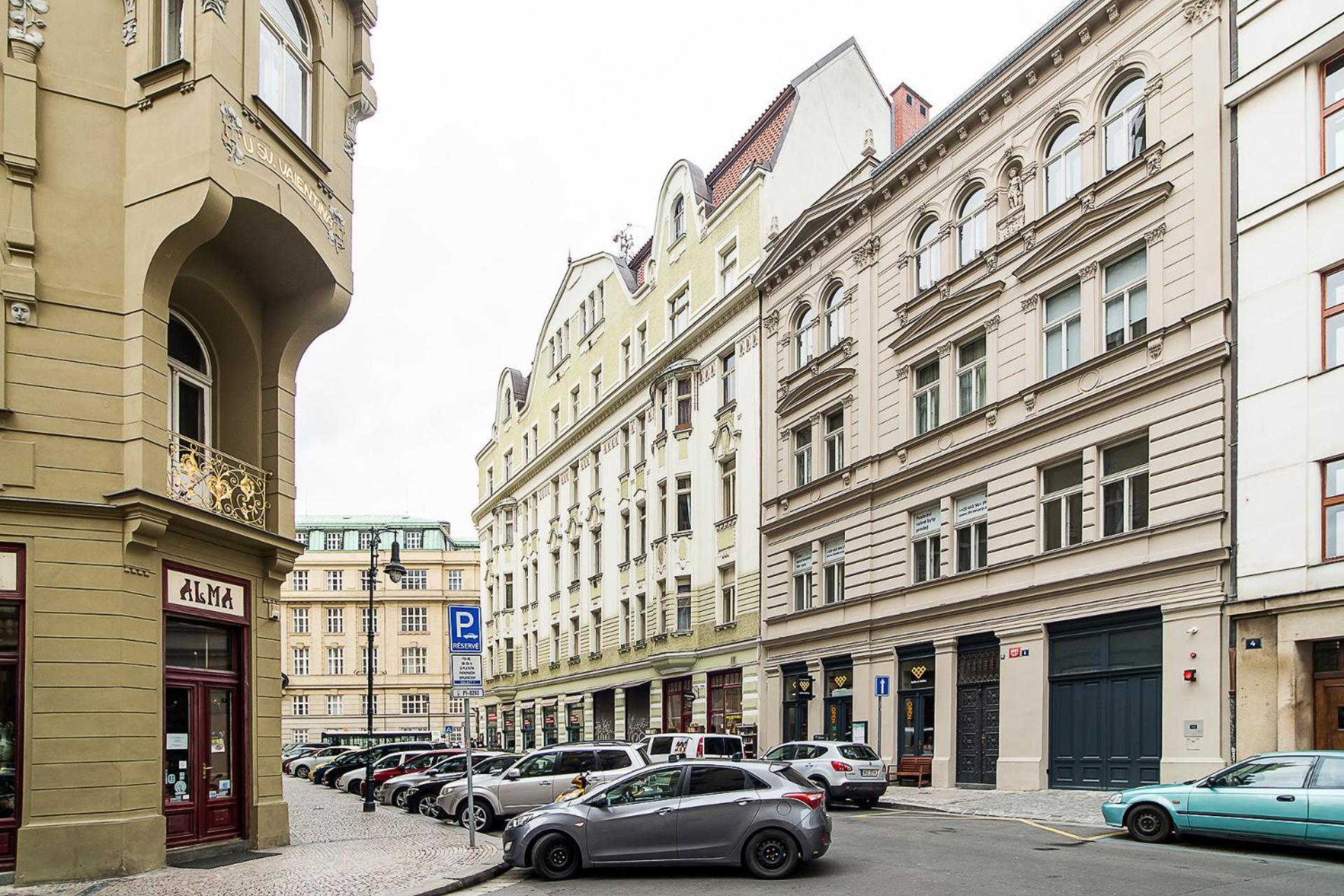 Large And Modern Apartment In The Heart Of Praha Eksteriør bilde